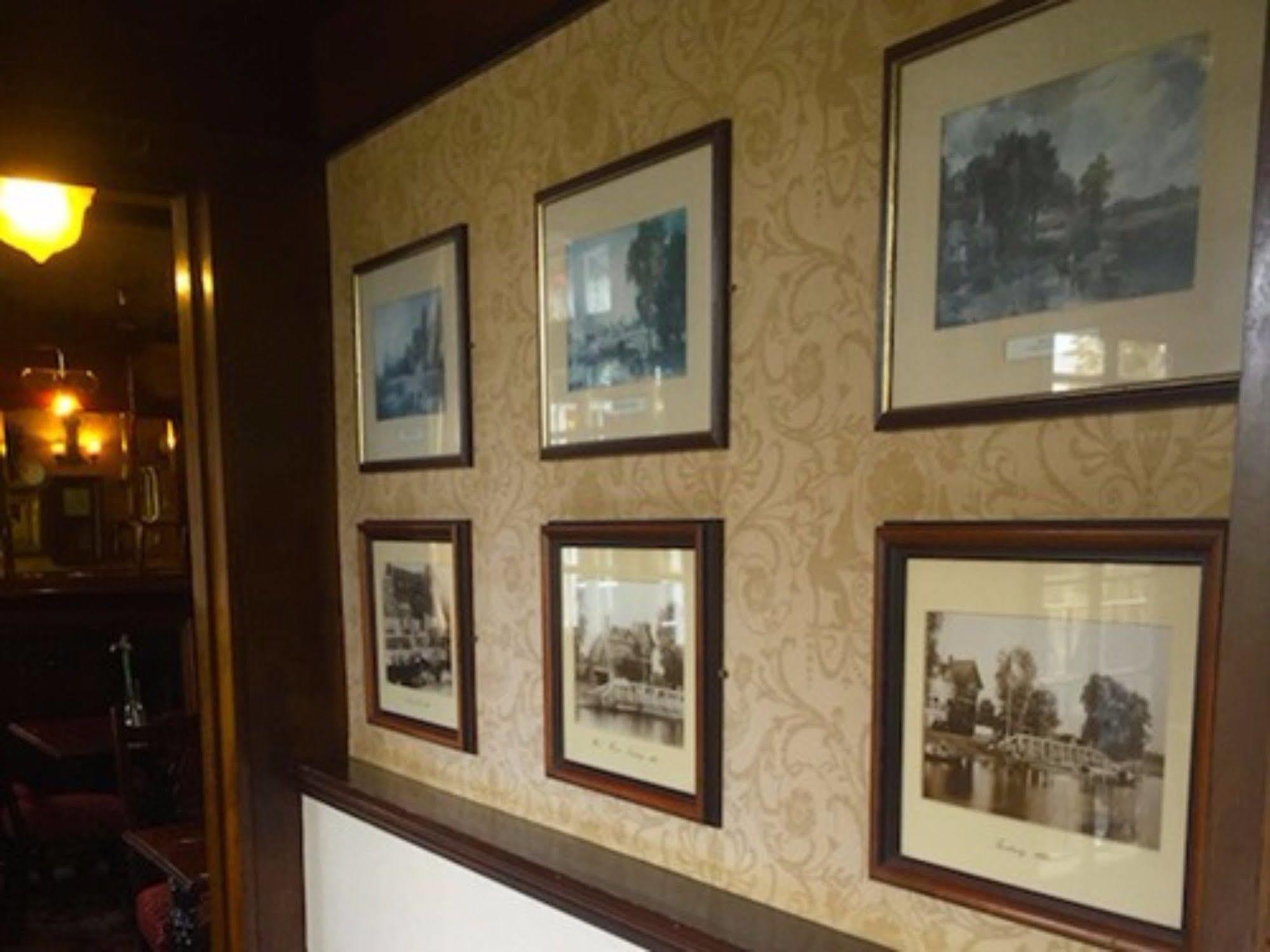 The Weir Hotel والتون اون تيمز المظهر الخارجي الصورة