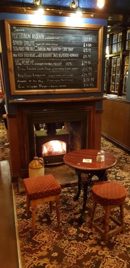 The Weir Hotel والتون اون تيمز المظهر الخارجي الصورة